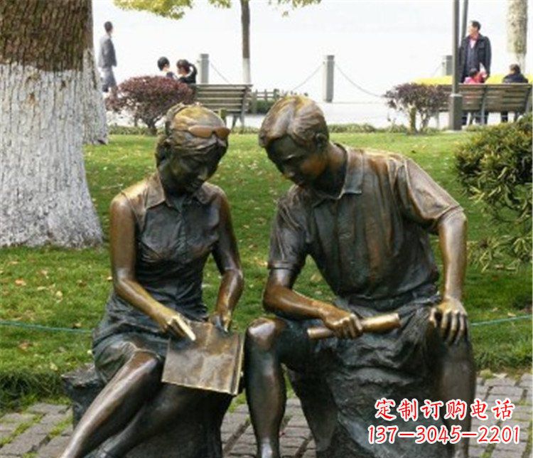 常州讨论问题的学生铜雕