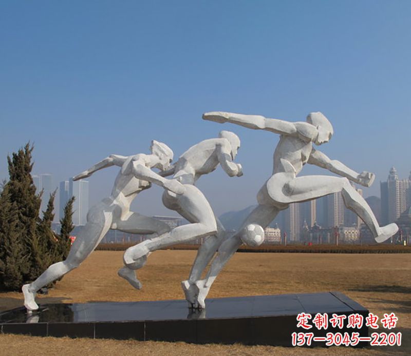 常州踢足球不锈钢运动雕塑