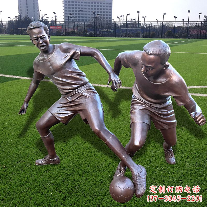 常州踢足球仿铜人物雕塑