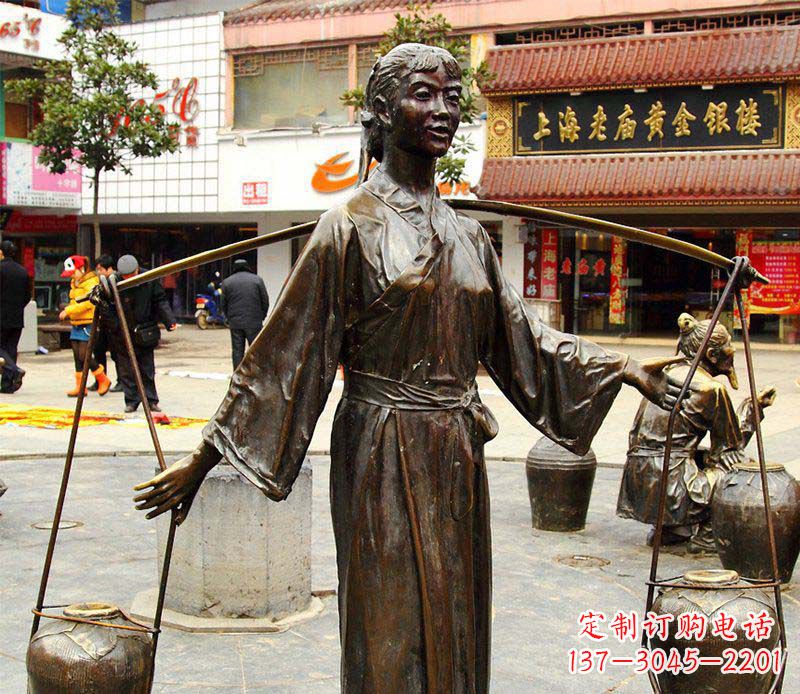 常州挑着罐子的古代女人铜雕