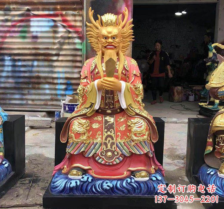 常州铜雕彩绘坐式龙王