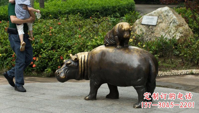 常州铜雕母子河马