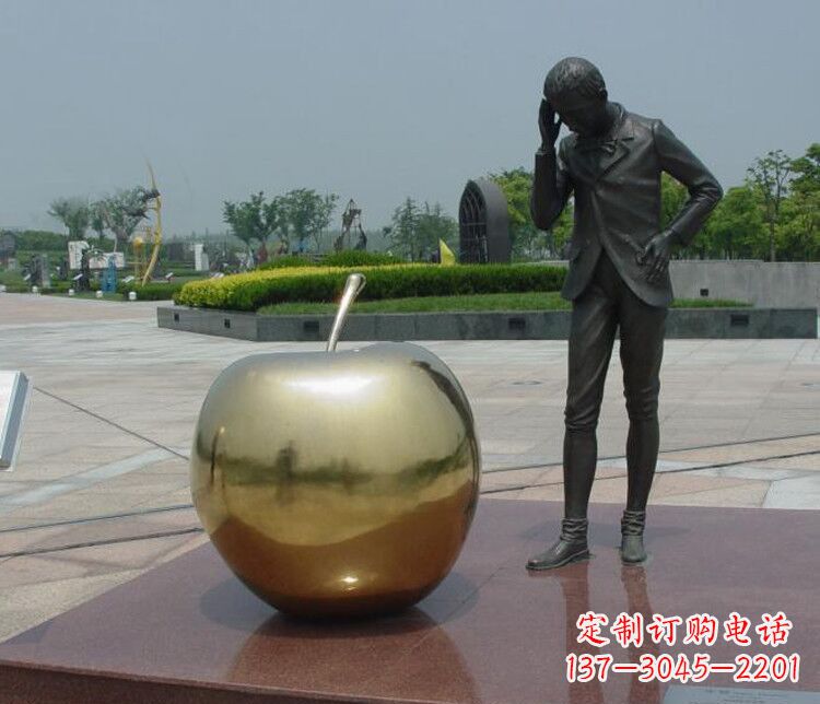 常州铜雕西方人物和苹果