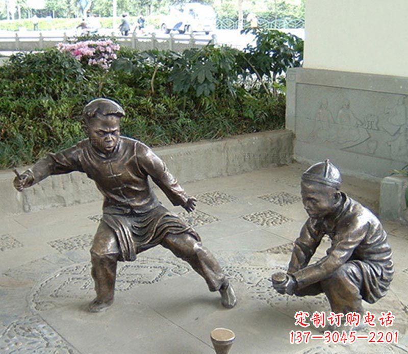 常州玩陀螺的古代儿童铜雕