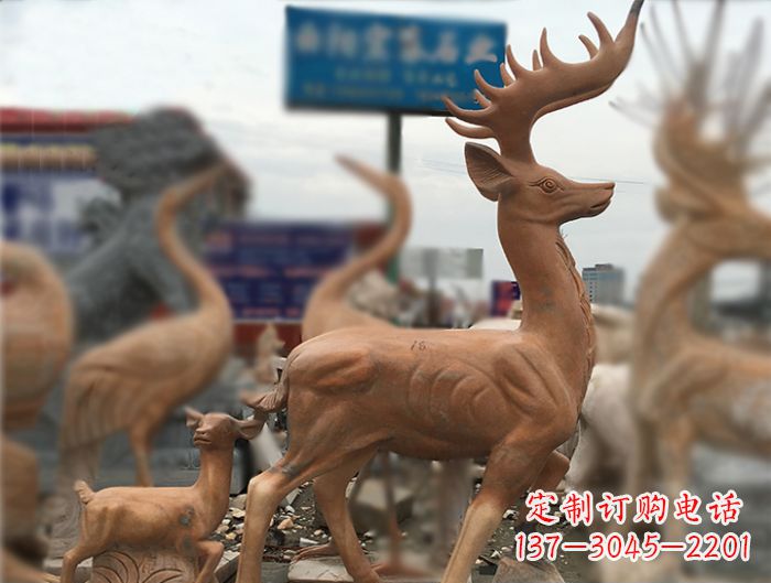 常州晚霞红动物驯鹿公园石雕