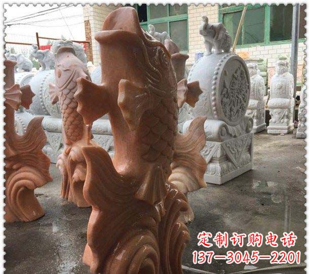 常州晚霞红喷水鲤鱼公园石雕