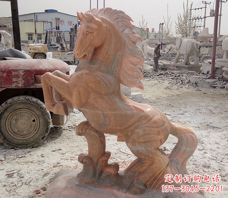 常州晚霞红踏浪奔马石雕
