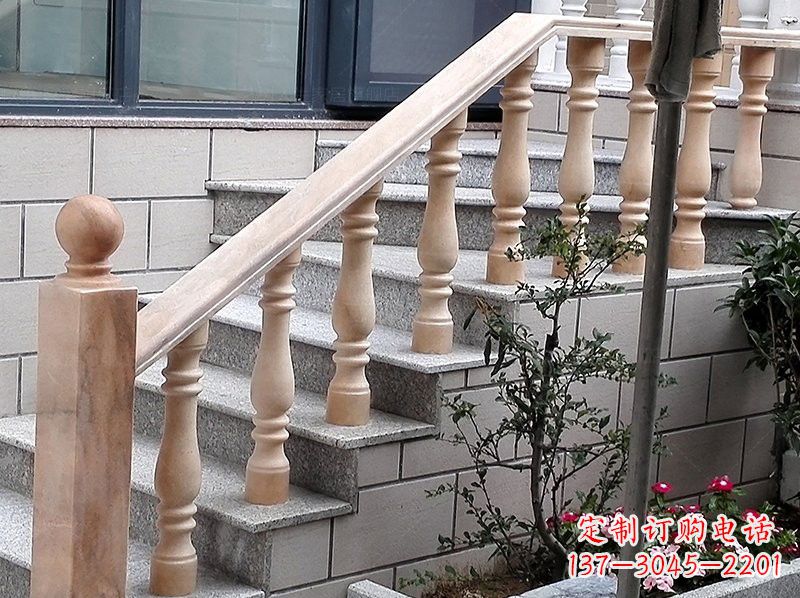 常州晚霞红小区栏杆石雕
