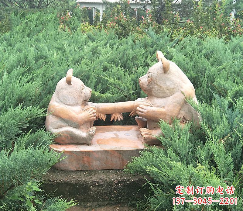 常州晚霞红熊猫母子石雕