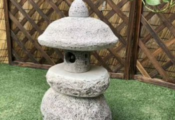 常州青石仿古灯笼雕塑，实现仿古风格的彰显