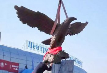 常州中领雕塑定制大型老鹰铜雕景观