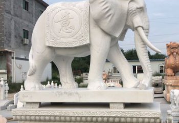 常州精美汉白玉雕塑：观音大象