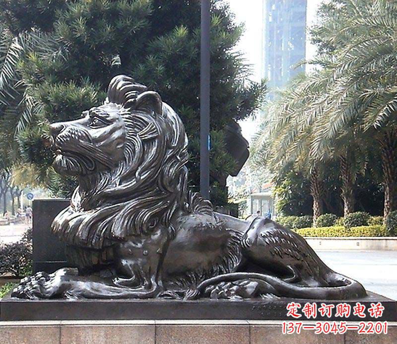 常州卧着的西洋狮看门狮子铜雕