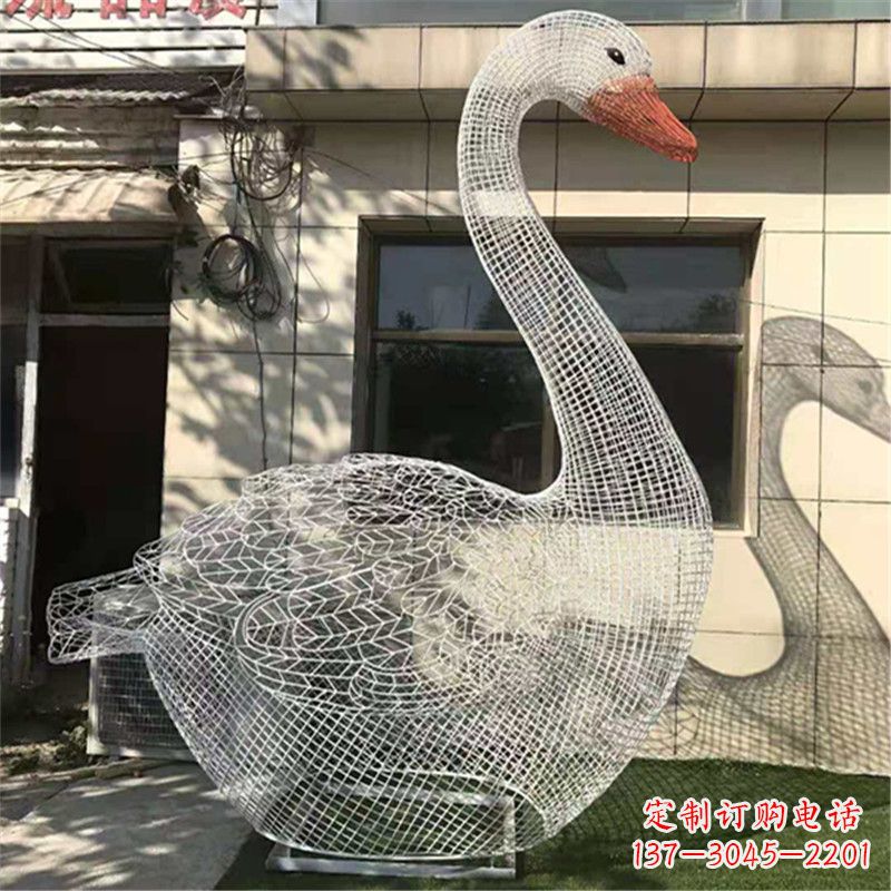 常州卧姿天鹅不锈钢草坪网格动物摆件