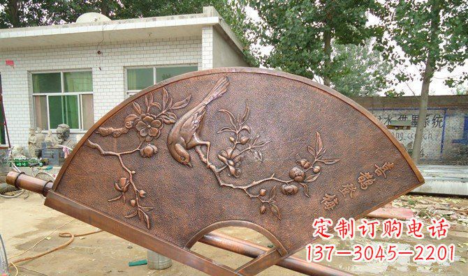 常州喜鹊登梅扇子景观铜浮雕