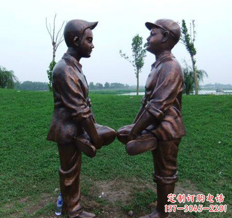 常州小孩斗鸡铸铜雕塑