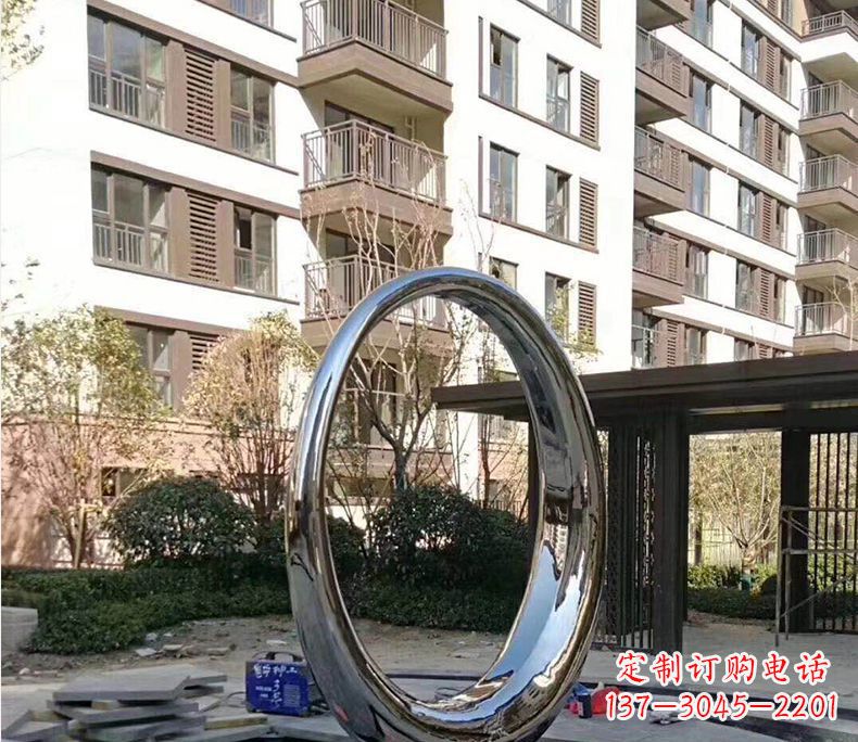 常州小区不锈钢镜面圆环雕塑