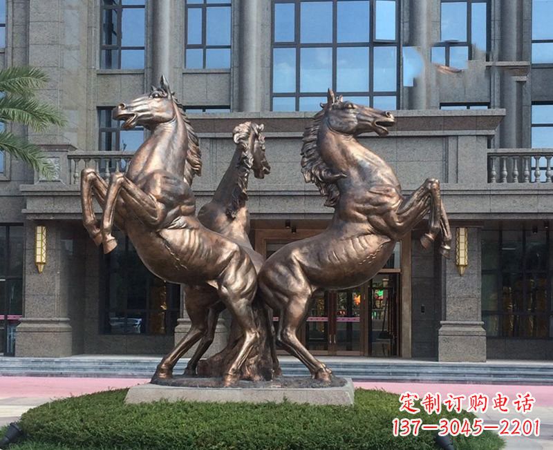 常州小区立马铜雕