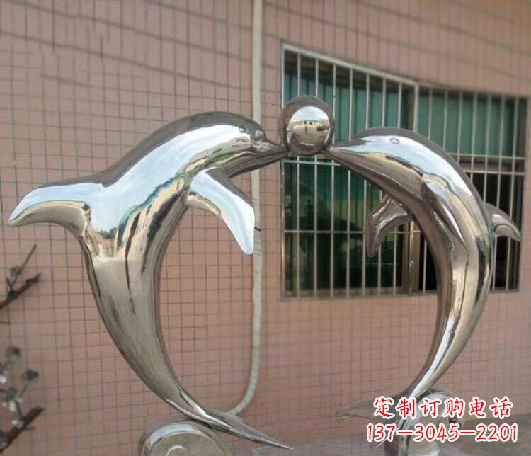 常州校园不锈钢海豚顶球雕塑
