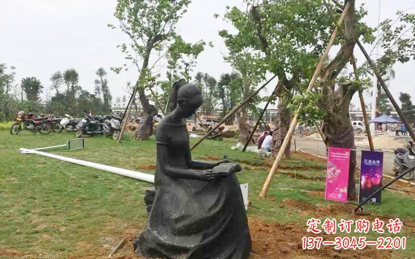 常州校园看书女孩雕塑