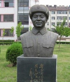 常州校园雷锋铜像