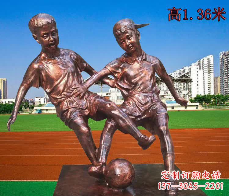 常州学校铜雕踢足球儿童