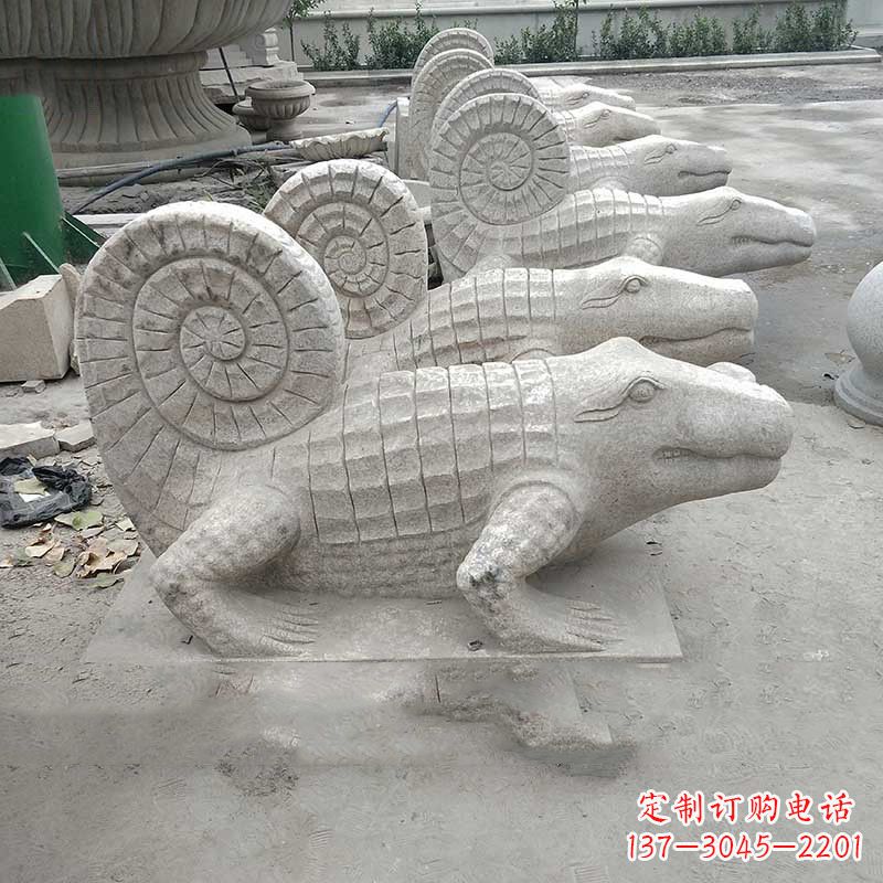 常州园林水池水景鳄鱼砂岩喷水雕塑
