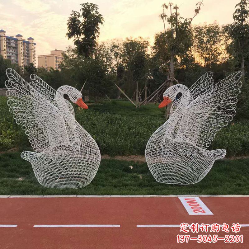 常州展翅天鹅铁艺网格草坪动物摆件