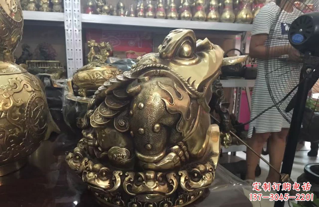 常州招财金蟾动物铜雕