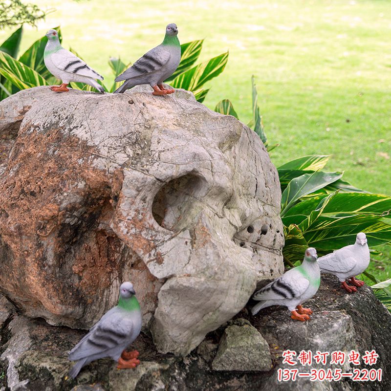 常州众人托着和平鸽雕塑