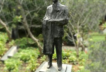 常州徐悲鸿雕塑著名奔马画家公园铜雕像