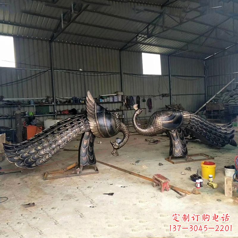 常州铸铜孔雀雕塑