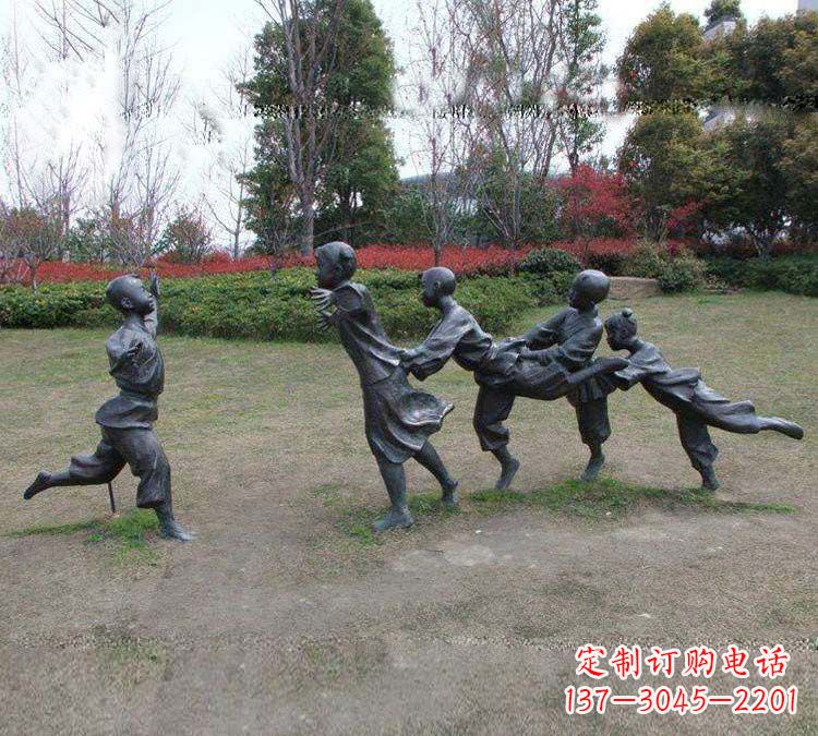 常州铸铜老鹰捉小鸡儿童雕塑