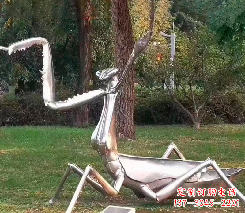 常州户外螳螂雕塑